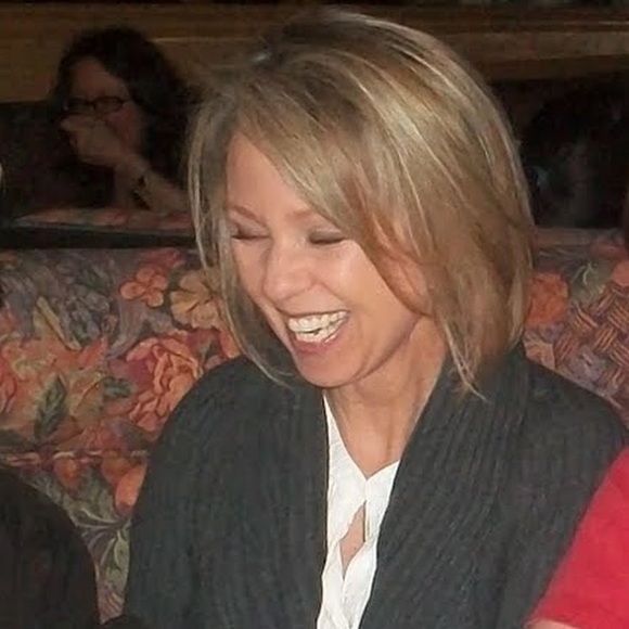 Meet your Posher, Janet - Picture 1 of 1